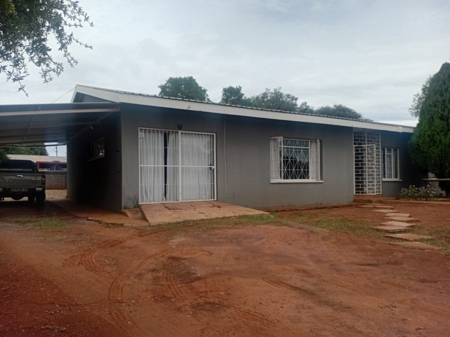 4 Bedroom Property for Sale in Kuruman Northern Cape